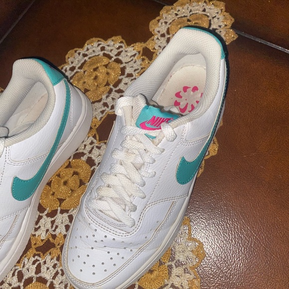 Nike low court vision trainers - Picture 4 of 5